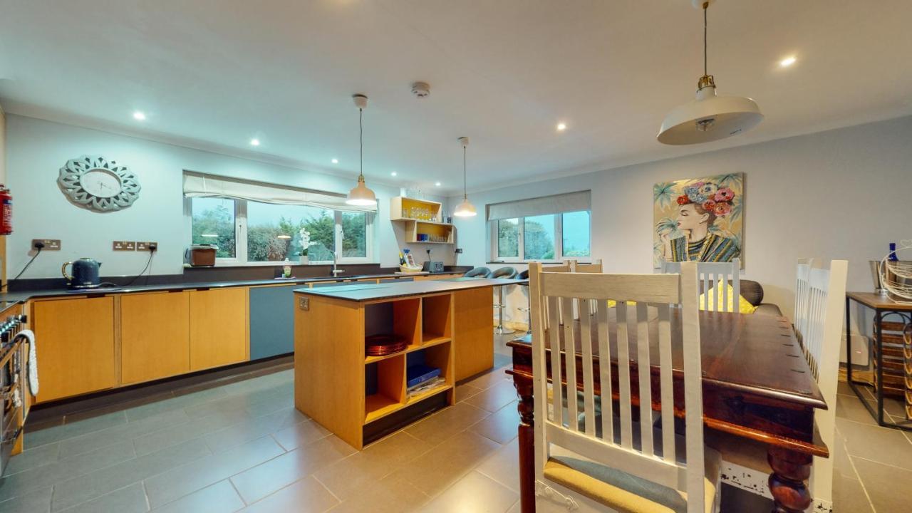 Jaw-Dropping Beach House In Anglesey Benllech Exterior foto